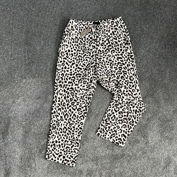 J. Crew Pants - J Crew Cropped Leopard print, linen blend pant. 10 Tall. 27-1/2” inseam.